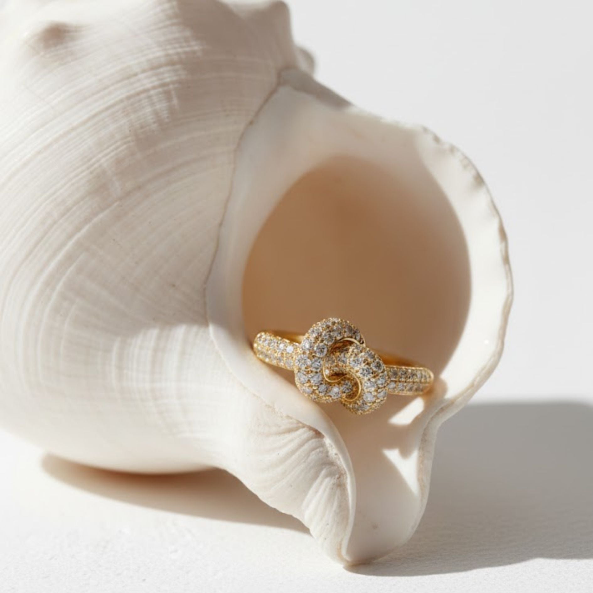 Éternelle Knot Ring