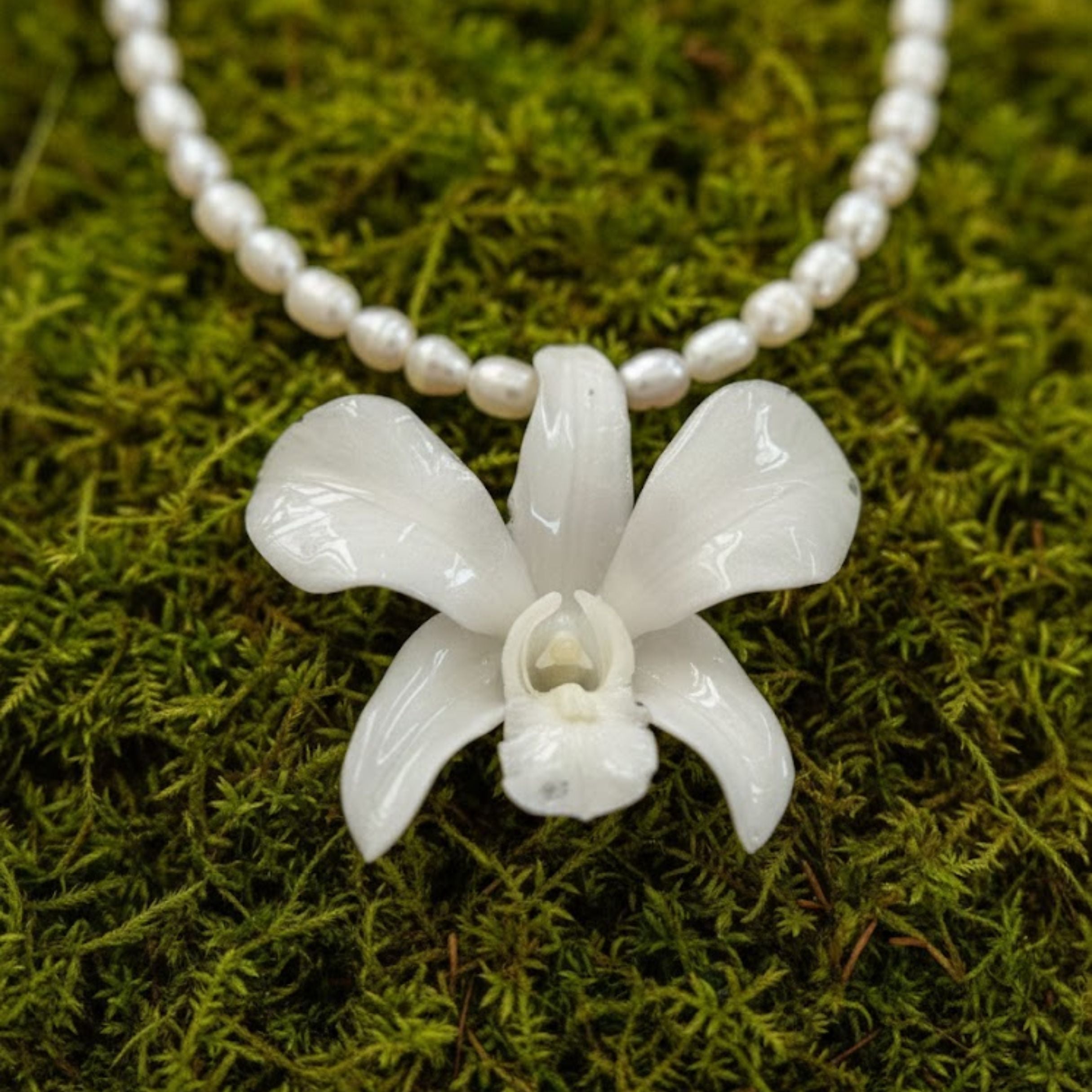 Isla Orchid Necklace