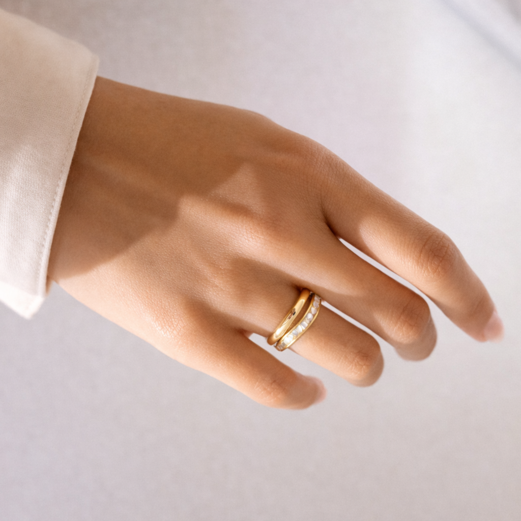 Lunara Wave Mother-of-Pearl Ring